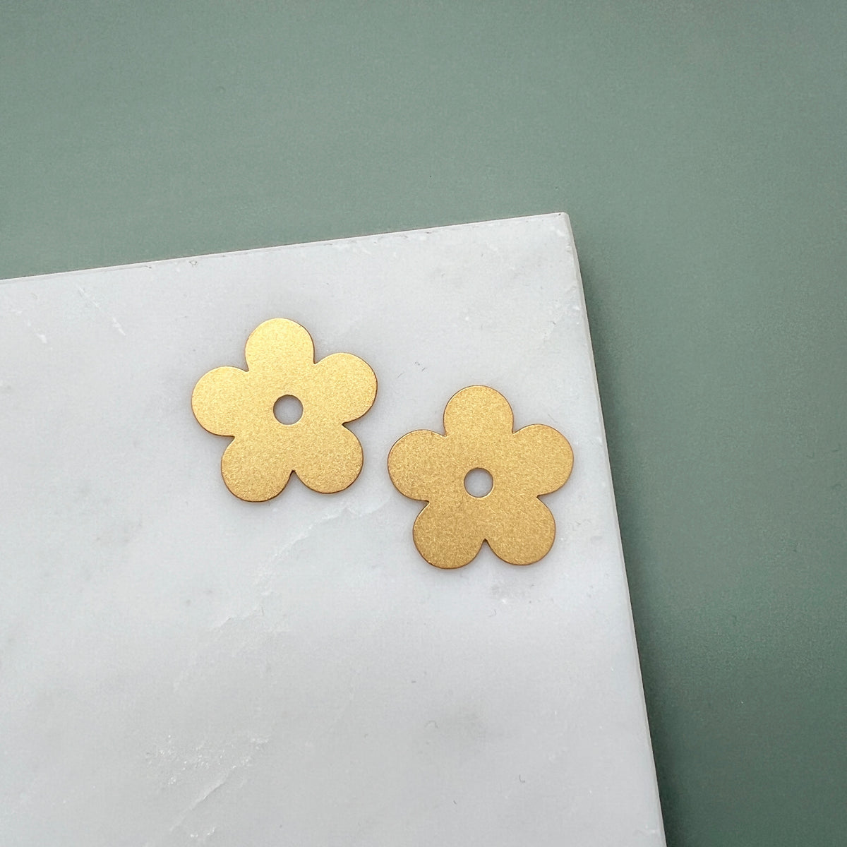 Gold Daisy Flower Stud Earrings