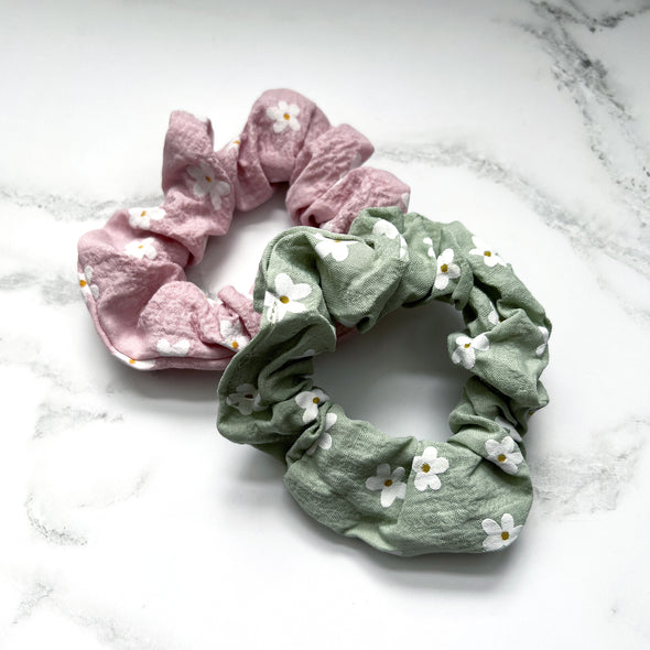 Daisy Flower Scrunchie