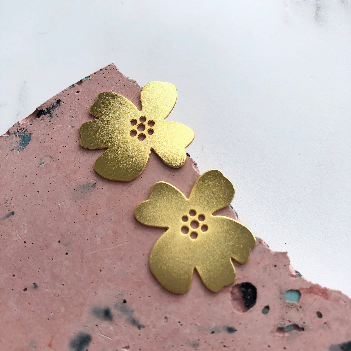 Minimal Gold Flower Stud Earrings